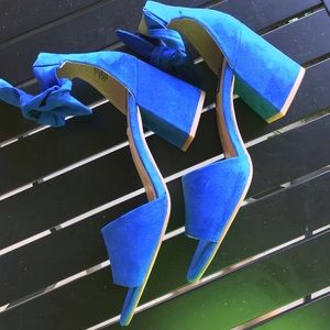 PERSIAN BLUE BLOCK HEEL SANDALS